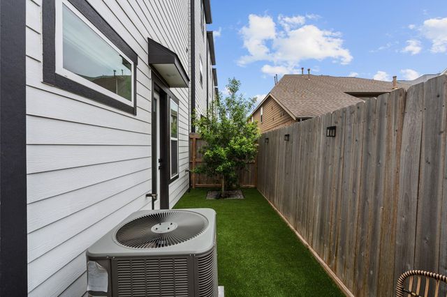 857 Fisher Street F, Houston, TX 77018