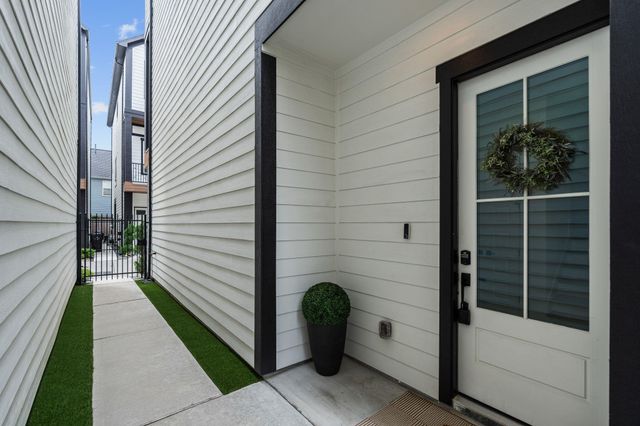 857 Fisher Street F, Houston, TX 77018