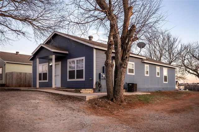 915 E Perkins Avenue, Guthrie, OK 73044