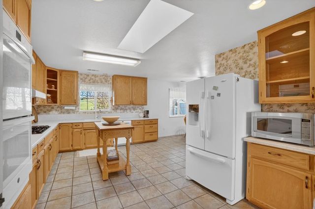 2410 Grapevine Gulch Rd, Ione, CA 95640