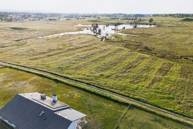 2410 Grapevine Gulch Rd, Ione, CA 95640