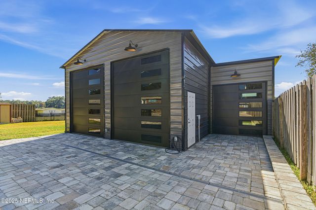 276 BAISDEN Road, Jacksonville, FL 32218
