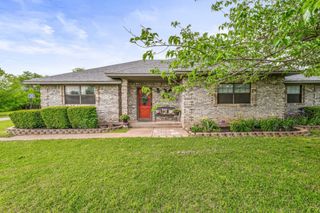 301 Monterrey Trail, Valley View, TX 76272