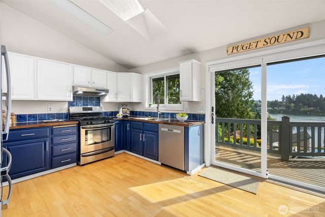 2490 Rocky Point Road NW, Bremerton, WA 98312
