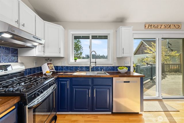 2490 Rocky Point Road NW, Bremerton, WA 98312