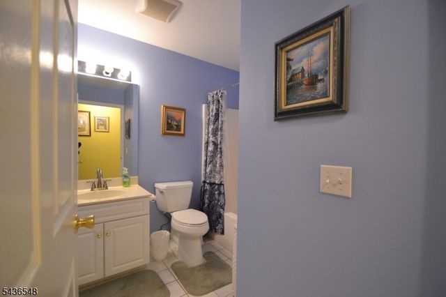 4 Chanda Ct 4, Clifton City, NJ 07012
