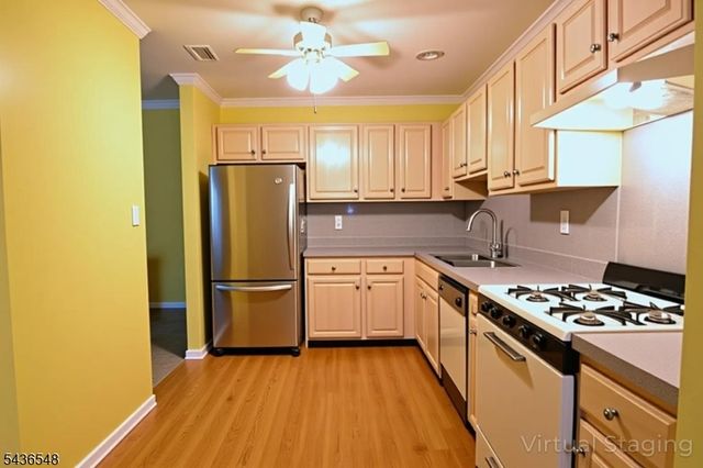 4 Chanda Ct 4, Clifton City, NJ 07012
