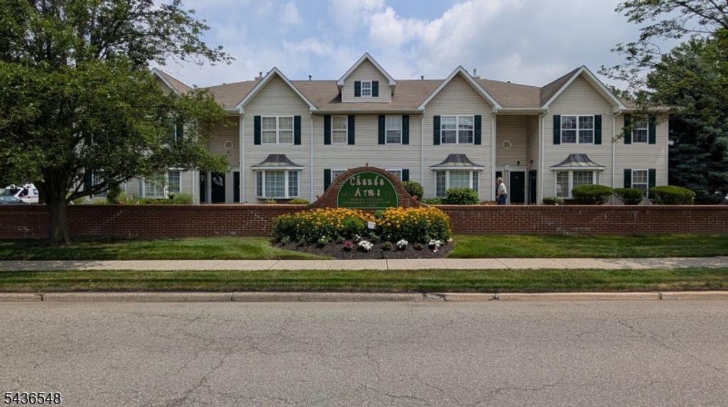 4 Chanda Ct 4, Clifton City, NJ 07012 — photo 2
