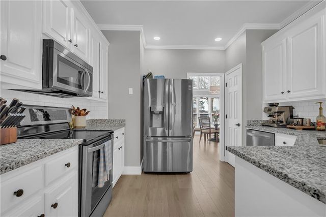 5169 Artesian Spring Drive, Flowery Branch, GA 30542