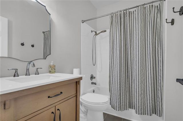 5169 Artesian Spring Drive, Flowery Branch, GA 30542