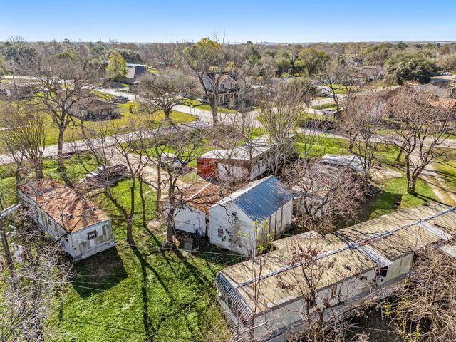 9405 and 9407 Montgomery Lane, La Porte, TX 77571