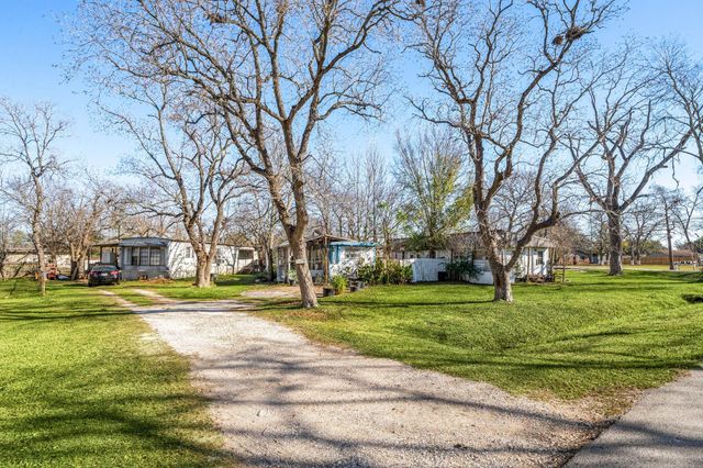 9405 and 9407 Montgomery Lane, La Porte, TX 77571