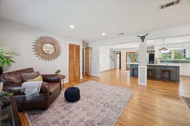 2211 Libbey Drive, Houston, TX 77018