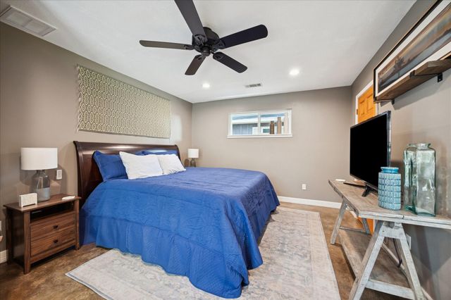 2211 Libbey Drive, Houston, TX 77018