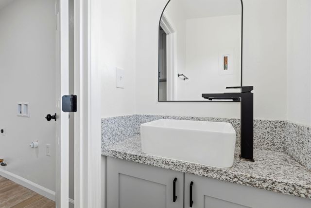 1807 S Bardo Street, Visalia, CA 93277