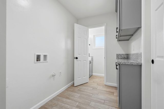 1807 S Bardo Street, Visalia, CA 93277