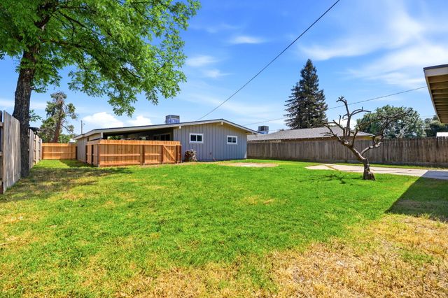 1807 S Bardo Street, Visalia, CA 93277