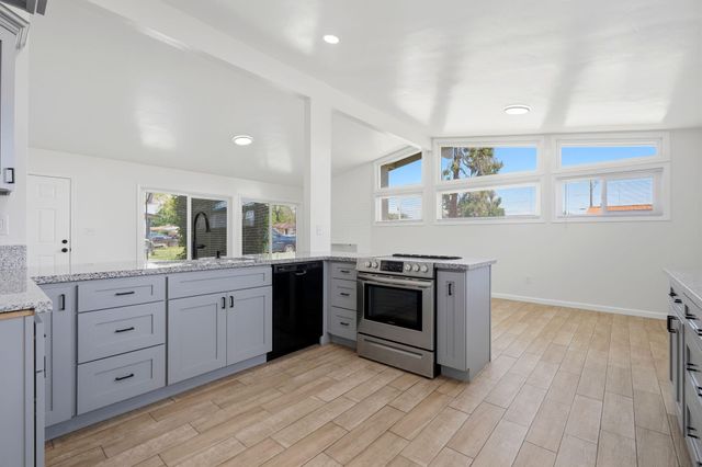 1807 S Bardo Street, Visalia, CA 93277