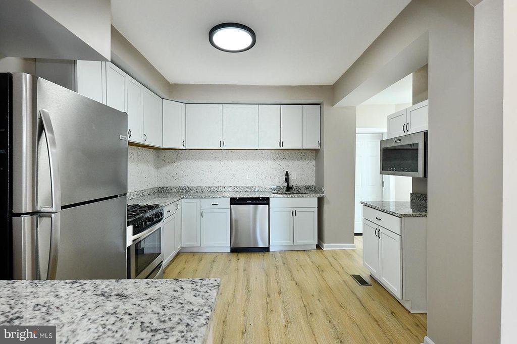 1001 IRIS AVE N, Baltimore, MD 21205