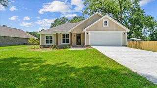 173 1st East St, Sumrall, MS 39482