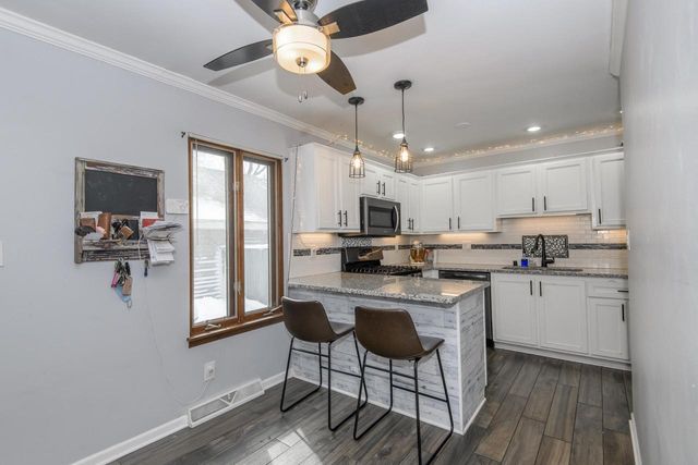 4818 S 19th STREET, Milwaukee, WI 53221