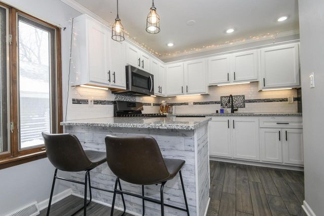 4818 S 19th STREET, Milwaukee, WI 53221