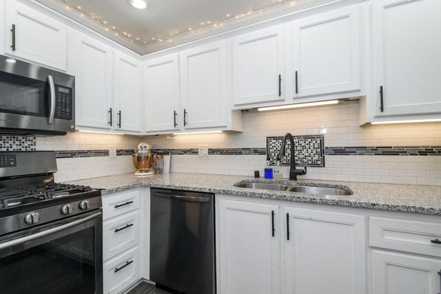 4818 S 19th STREET, Milwaukee, WI 53221