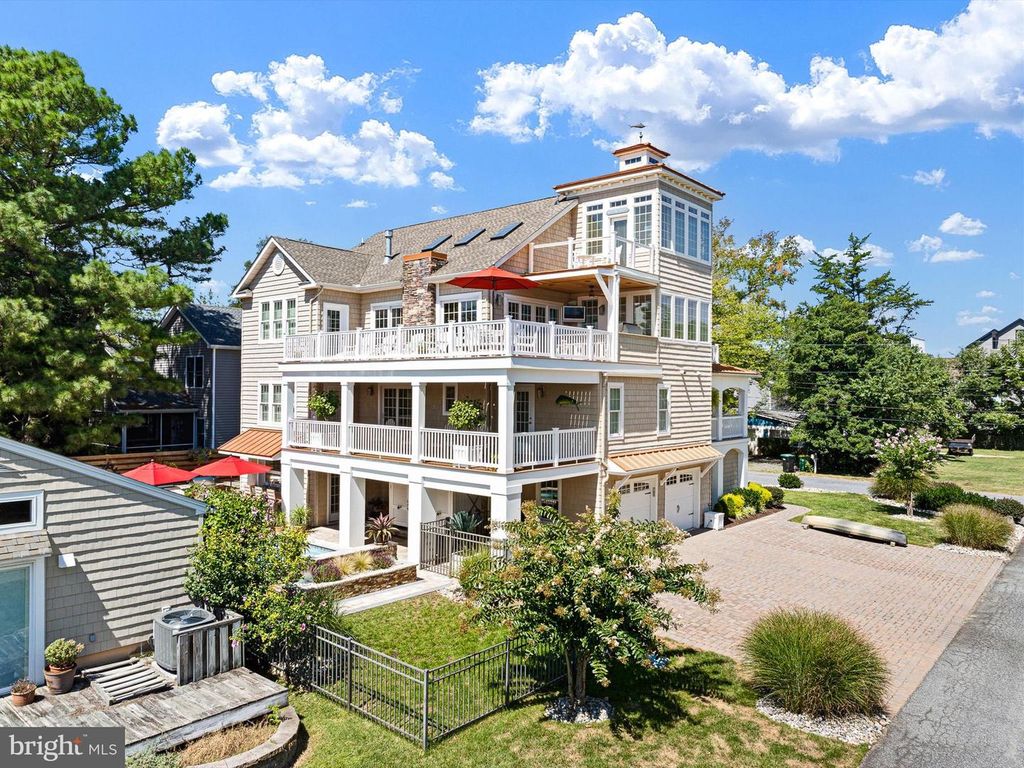 37454 3RD ST, Rehoboth Beach, DE 19971