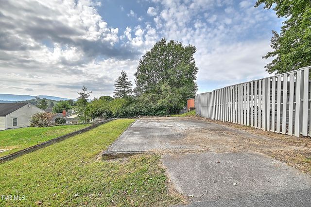 1700 Tremont Avenue, Bristol, TN 37620