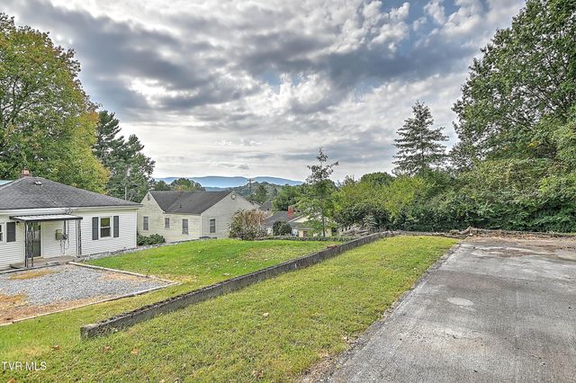 1700 Tremont Avenue, Bristol, TN 37620