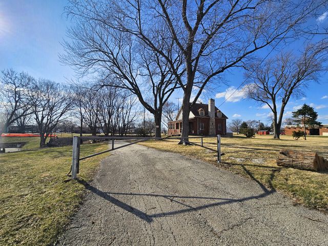 2213 WEBER Road S, Crest Hill, IL 60403