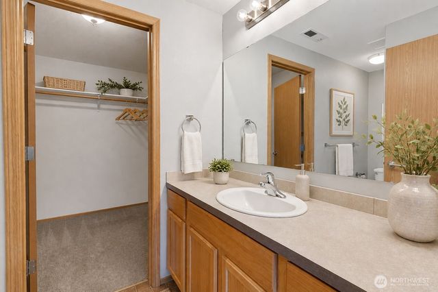 16568 Greenleaf Avenue Ct SE, Yelm, WA 98597