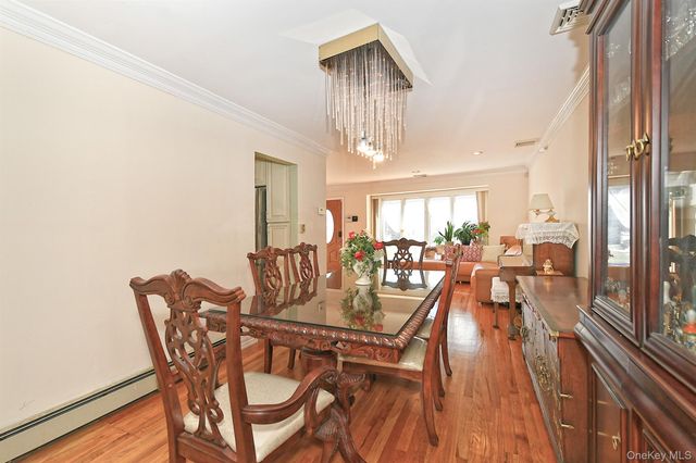 12 Oak Drive, Plainview, NY 11803