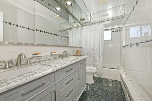 12 Oak Drive, Plainview, NY 11803