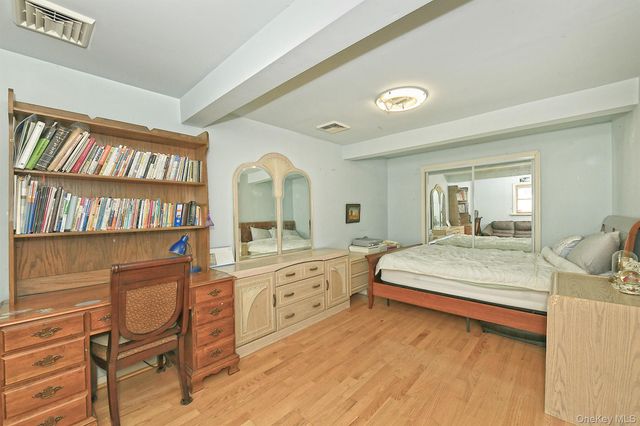 12 Oak Drive, Plainview, NY 11803