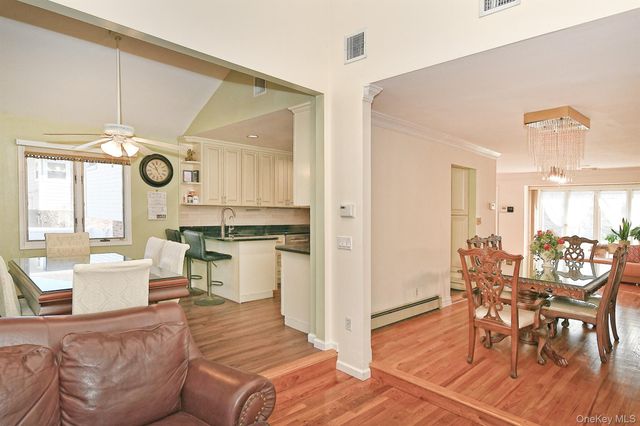 12 Oak Drive, Plainview, NY 11803