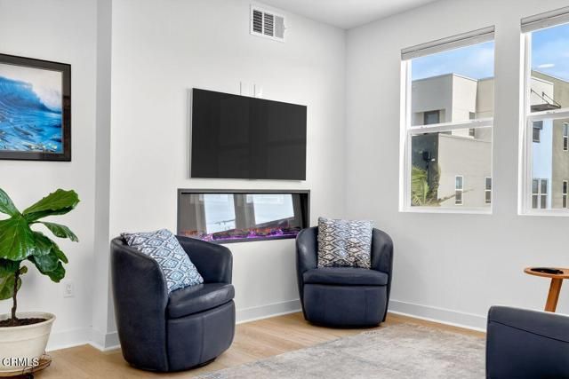 1230 E Thompson Boulevard 107, Ventura, CA 93001