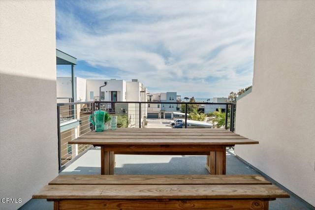 1230 E Thompson Boulevard 107, Ventura, CA 93001