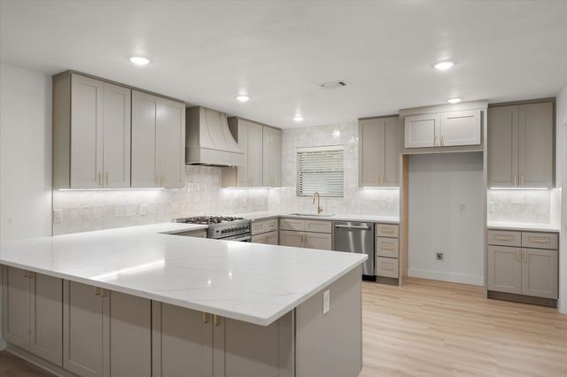 715 Newberry Drive, Richardson, TX 75080