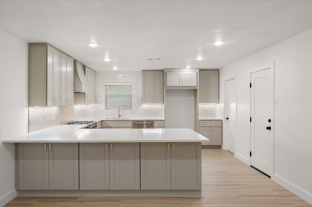 715 Newberry Drive, Richardson, TX 75080