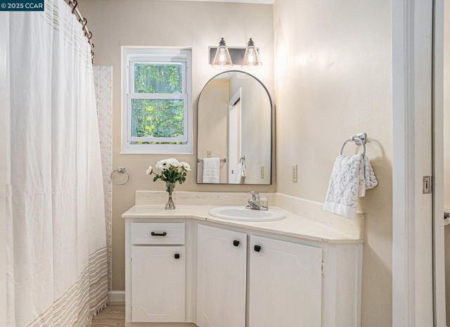 3257 Inverness Dr, Walnut Creek, CA 94598