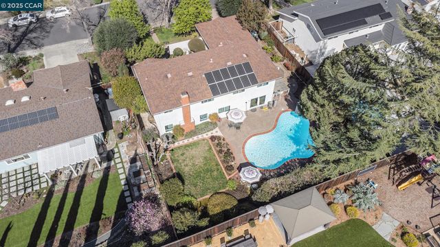 3257 Inverness Dr, Walnut Creek, CA 94598