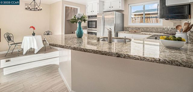 3257 Inverness Dr, Walnut Creek, CA 94598