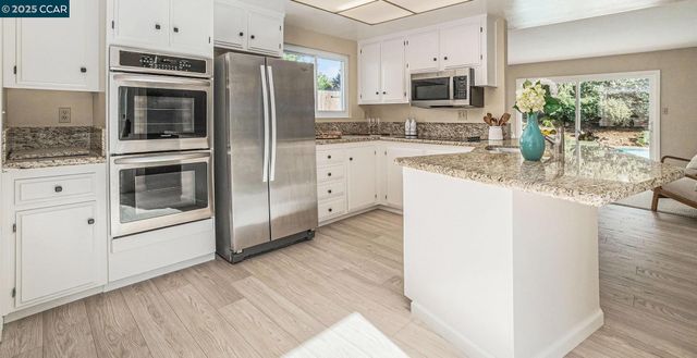 3257 Inverness Dr, Walnut Creek, CA 94598