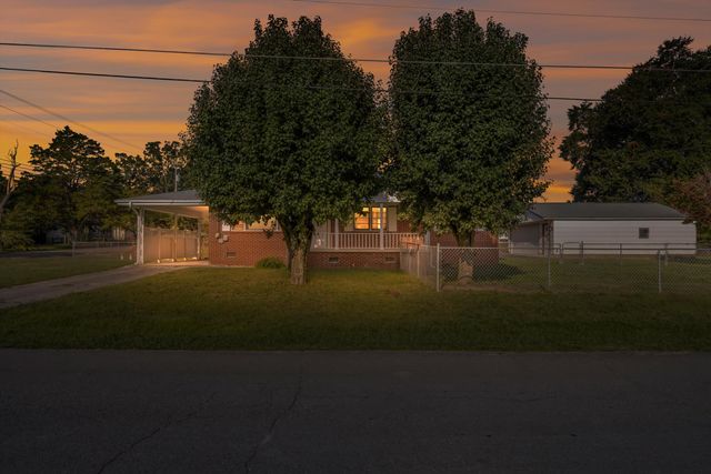 15 Evelyn Drive, Rossville, GA 30741