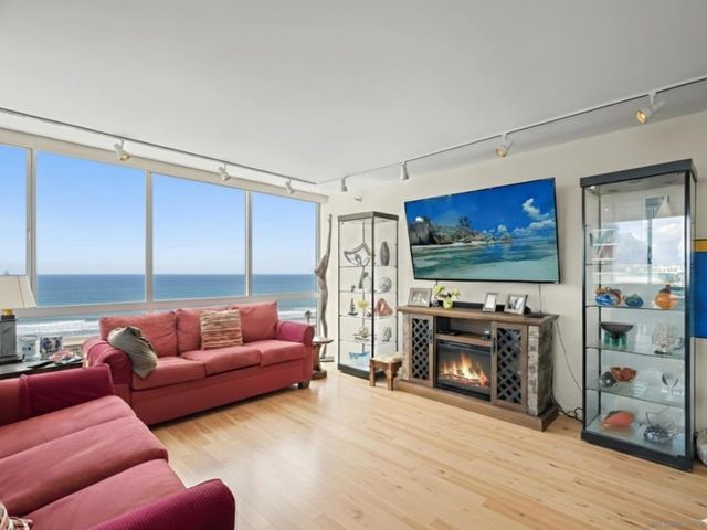 1750 Avenida Del Mundo 309, Coronado, CA 92118