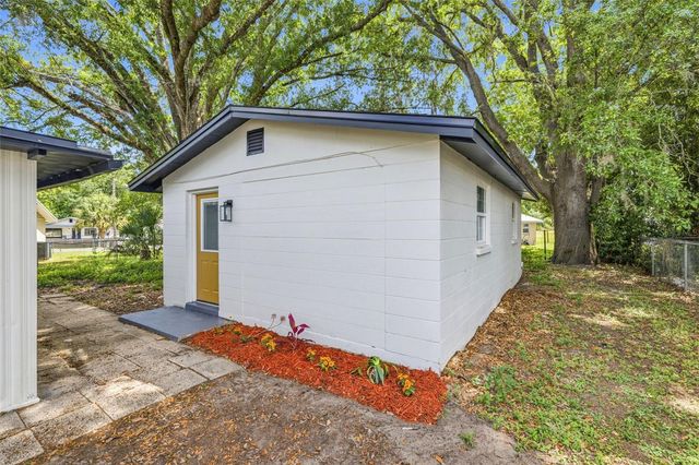 39252 HEIGHTS AVENUE, Zephyrhills, FL 33542