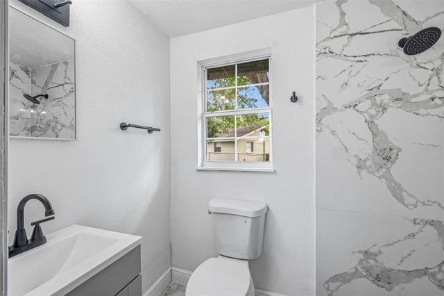 39252 HEIGHTS AVENUE, Zephyrhills, FL 33542