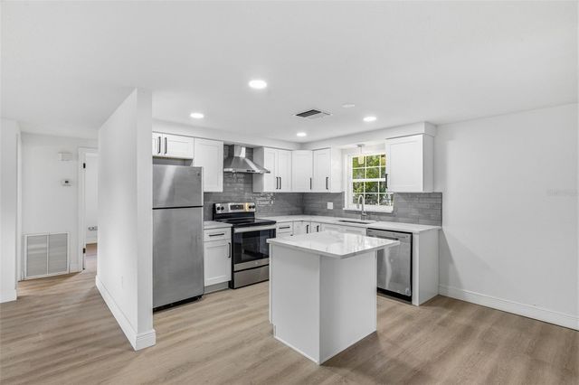 39252 HEIGHTS AVENUE, Zephyrhills, FL 33542