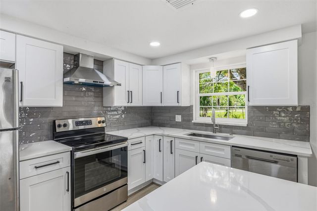 39252 HEIGHTS AVENUE, Zephyrhills, FL 33542